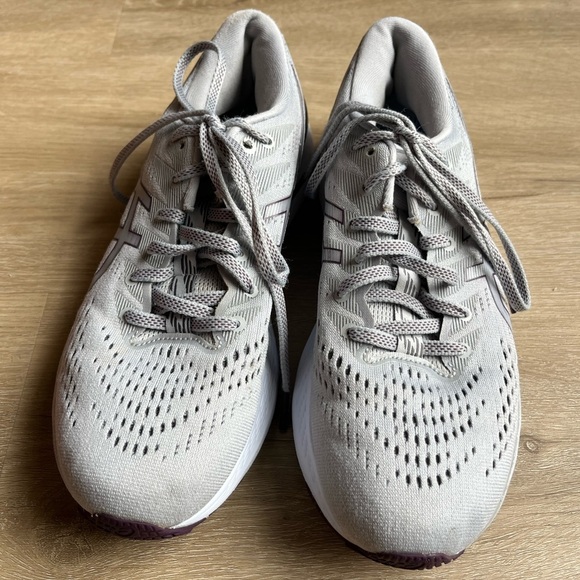 Asics Gel Kayano 28 Womens Size 9.5‎ Grey Running Shoes Sneakers - Picture 2 of 8